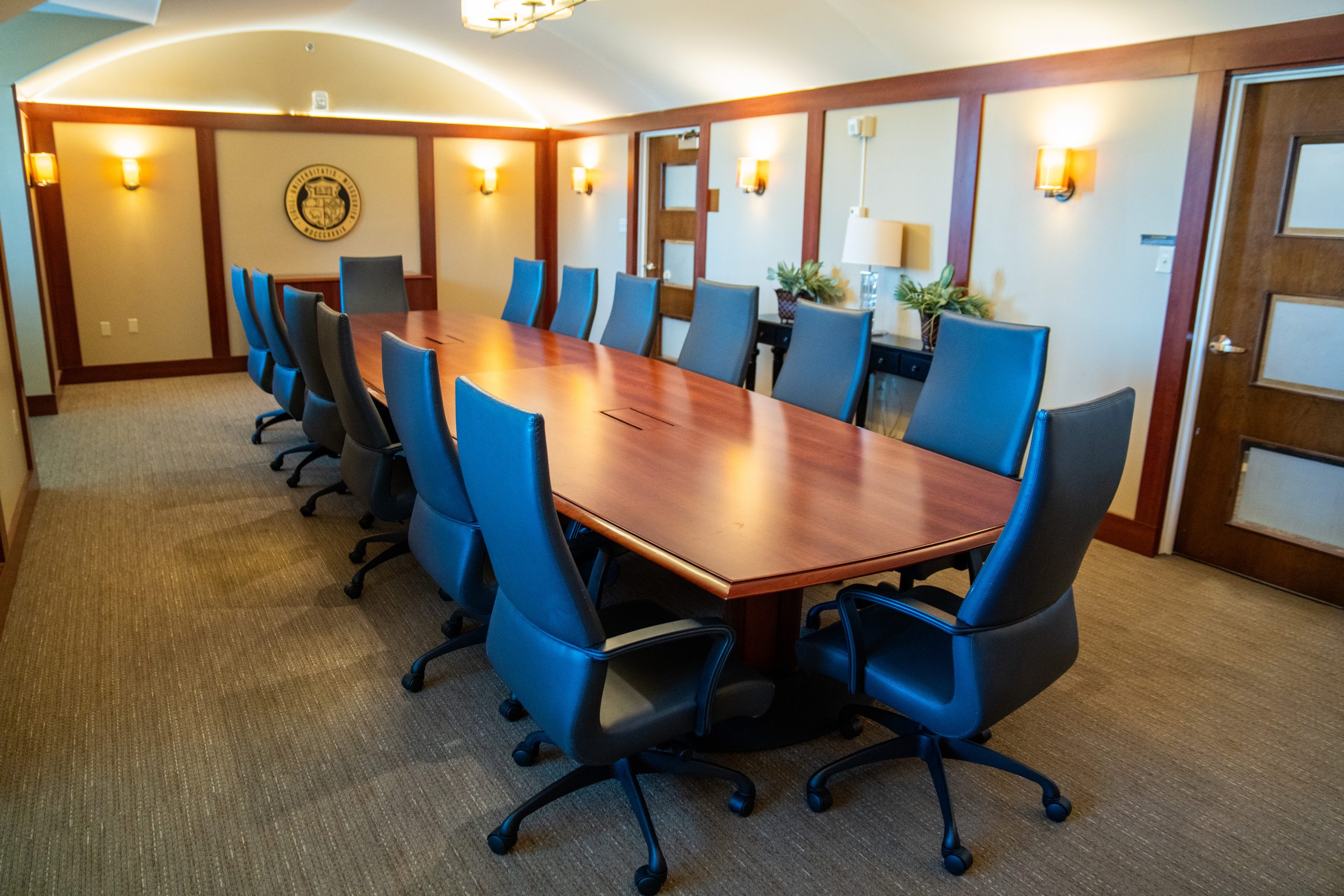 Unions Meeting Room (S303) with table and chairs