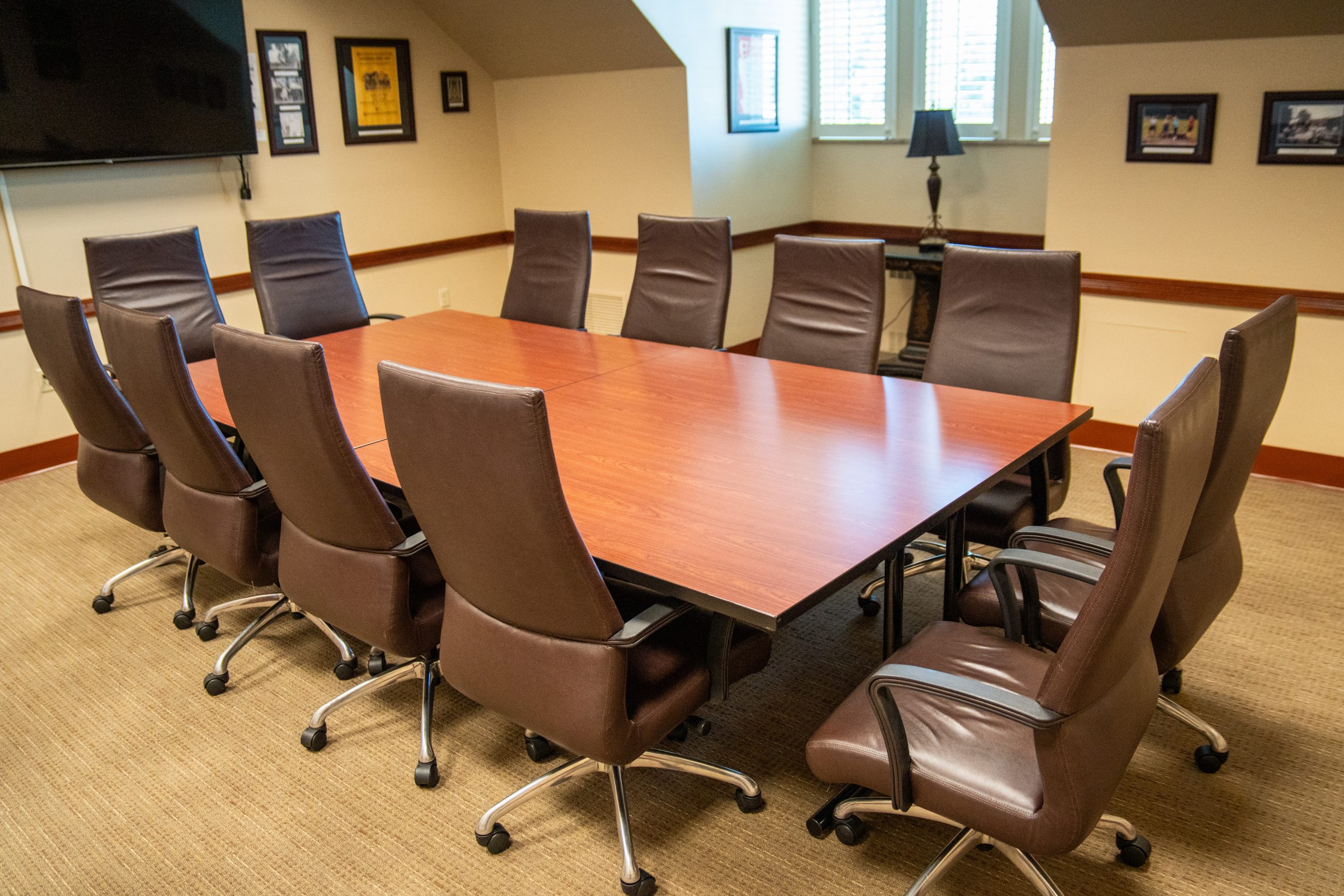 SUPB Room (S302) with table and chairs